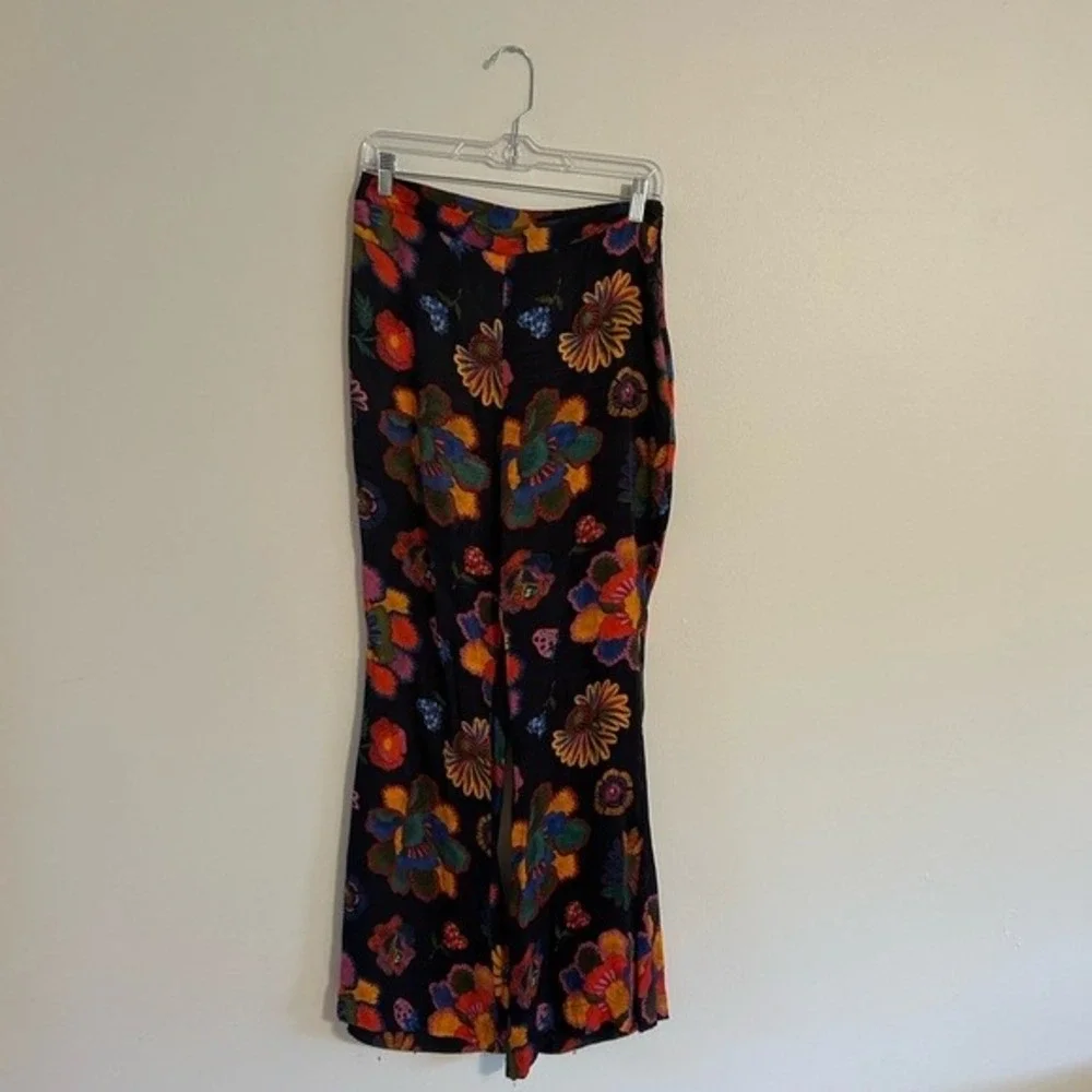 Anthropologie‎ Farm Rio Garden Flare Pants Size S - Picture 2 of 4